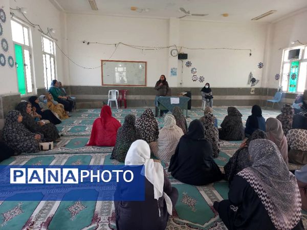 گفت‌وگوی کارشناس آسیب‌شناسی با والدین هنرستان زهرای مرضیه بندرعباس 