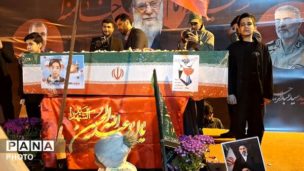 آیین وداع با پیکر دانش آموز شهید محمد حسین دهقان در قم