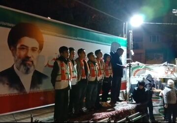 تجمع مردم و مسئولین بیجار در میدان شهید رحمانی 
