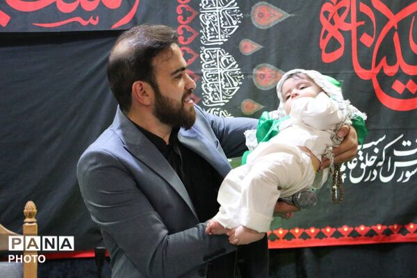 تجدید پیمان مادران قرچکی با آرمان‌های عاشورا در مراسم شیرخوارگان حسینی