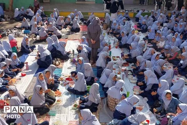 استقبال دانش آموزان دبستان شهید مجید مجیدی از طرح «صبحانه سلامت»