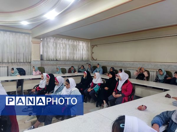 کارگاه آشنایی دانش‌آموزان با سلول‌های بنیادی و کاربردی