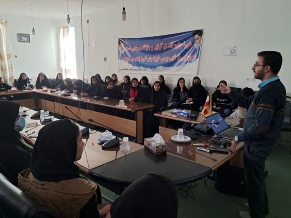کلاس آموزش خبرنگاری برای دانش‌آموز خبرنگاران شهرستان نیر