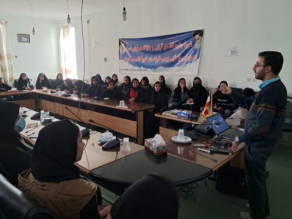 کلاس آموزش خبرنگاری برای دانش‌آموز خبرنگاران شهرستان نیر