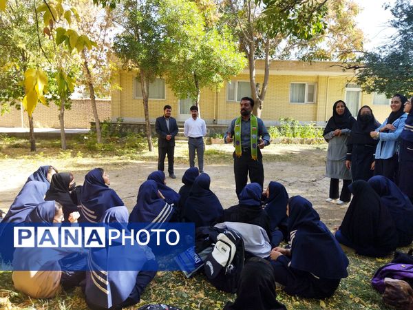 حضور دانش‌آموزان ناحیه یک شهرکرد و لاران در اردوی «طرح تمشک» 