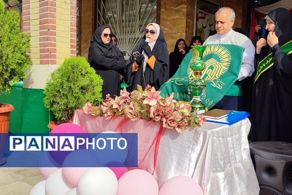 حضور خادمین آستان قدس رضوی در مدرسه شاهد کوثر رباط‌کریم به مناسبت دهه کرامت