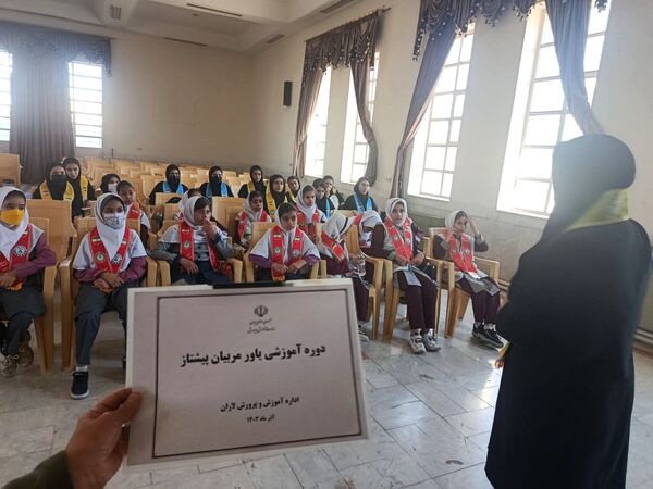 دوره آموزشی یاور مربیان پیشتاز در لاران