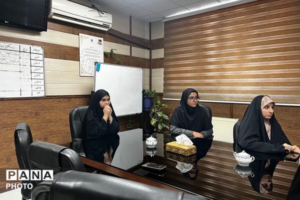 نشست صمیمی رئیس اموزش و پرورش شهرستان پاکدشت با خبرنگاران پانا پاکدشت