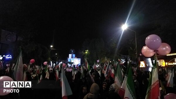 دختران نیشابوری در صف اول تجمعات-۳