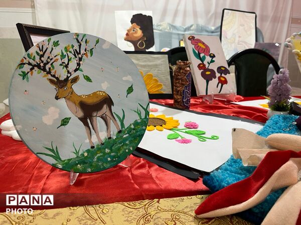 نمایشگاه آثار و دستاوردهای دانش‌آموزی خاتم