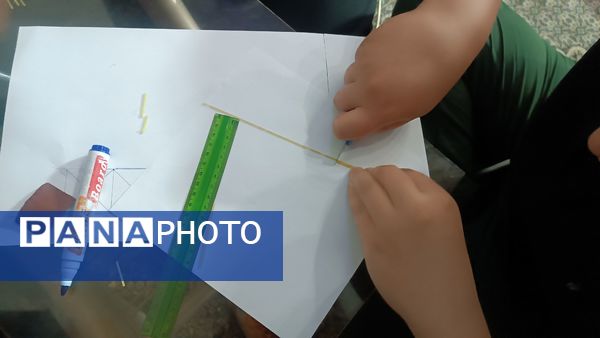 ساخت پل ماکارونی توسط معتکفین اعتکاف دانش آموزی سه روز در بهشت
