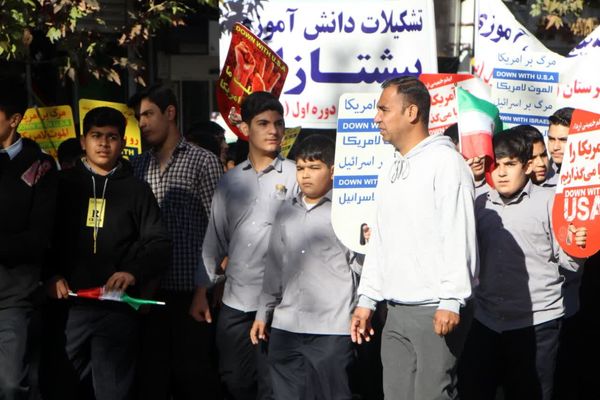 خروش دانش‌آموزان گرگانی در روز حماسه و بصیرت