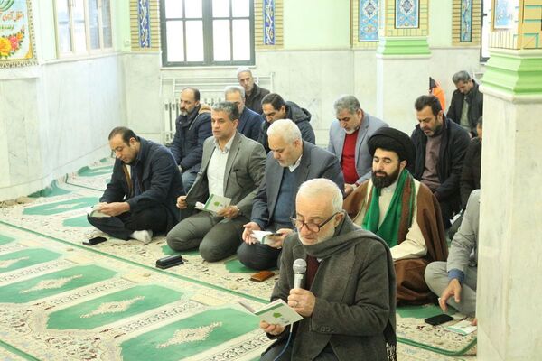 آغاز دهه فجر فیروزکوه با گلباران مزار شهدای گمنام