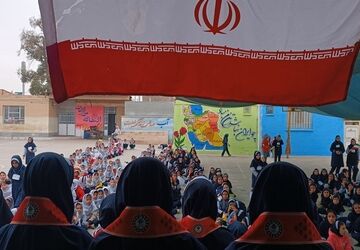 مراسم یوم الله ۱۳ آبان و روز دانش آموز در مدرسه ناهید نخودی 