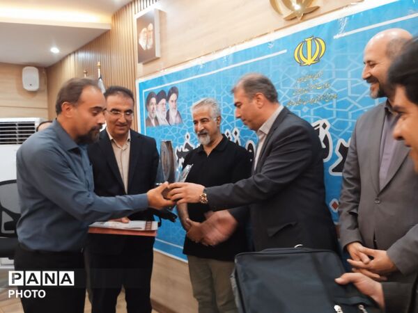 آئین تجلیل از خبرنگاران و نشست خبری به مناسبت روز خبرنگار در استان کردستان 