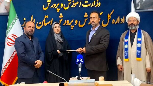 نشست دانش‌آموز خبرنگاران پانا استان البرز با مدیرکل آموزش‌وپرورش به مناسبت روز خبرنگار