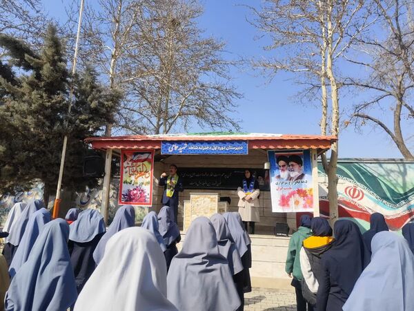 تمرین آمادگی پیشتازان دبیرستان شاهد شهید حمامی ناحیه ۶ مشهد