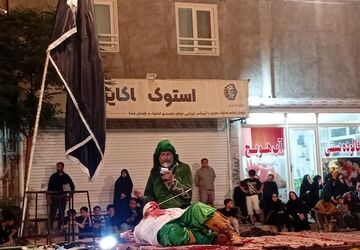تعزیه‌خوانی در حسینیه امام حسن عسگری (علیه السلام) در تاسوعا و عاشورای حسینی 