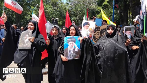 ویژه‌برنامه همگام با تشییع کنندگان آقای شهید ایران در اهر