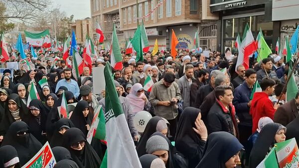 شکوه حضور نوجوانان در راهپیمایی 22 بهمن مردم قم