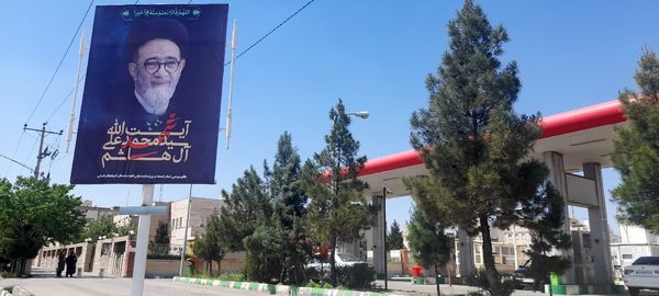 مشهد در میزبانی از فرزند شهیدش سیاه پوش شد