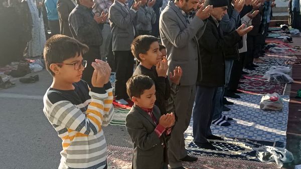 شکوه اقامه نماز عید‌ فطر در سراسر استان کرمان