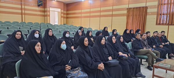 طرح فرهنگی آموزشی معلم زمینه ساز در منطقه زرین آباد 