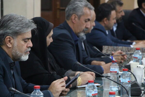 نشست رئیس سازمان فنی و حرفه ای کشور با فرمانداران استان یزد 