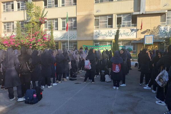 جشن آغاز سال تحصیلی جدید در دبیرستان شهید محمدتقی دستغیب