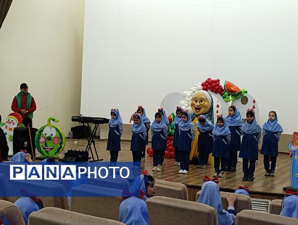 جشن یلدای مدرسه غیر دولتی مهر و ماه آشخانه 