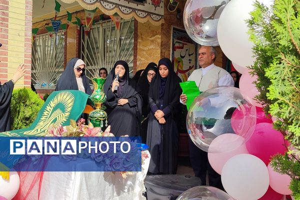 حضور خادمین آستان قدس رضوی در مدرسه شاهد کوثر رباط‌کریم به مناسبت دهه کرامت