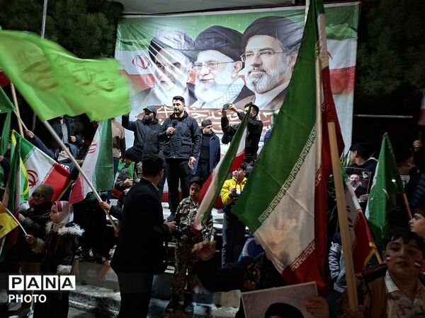 تجمع فرهنگیان و دانش‌آموزان اهری در آستانه چهلم رهبر شهید و شهدای دانش‌آموز میناب