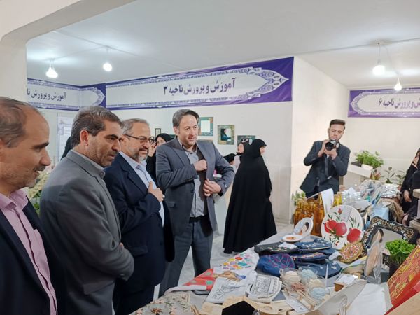 افتتاح اولین نمایشگاه و فروشگاه دستاوردهای هنرجویان مشهد