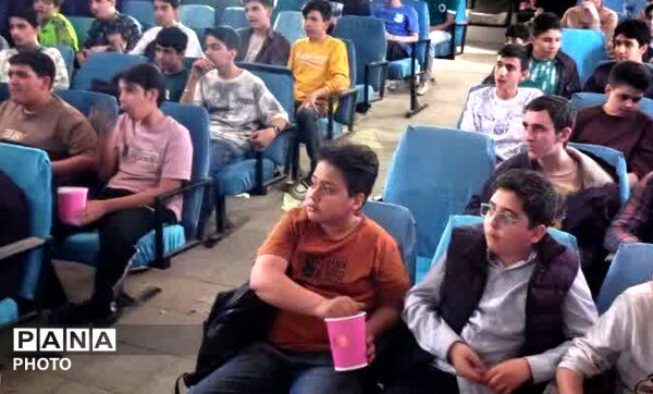 اردوی آموزشی و تفریحی در مدرسه فلسطین همدان جهت آمادگی امتحانات خرداد