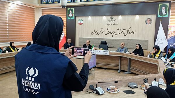 نشست دانش‌آموزان پیشتاز و پانا با مسئولان آموزش و پرورش همدان