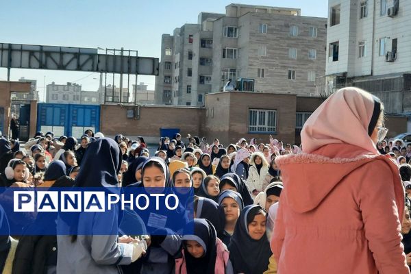 برگزاری مراسم جشن یلدا در مدرسه مهرآیین و مدرسه مریم بهارستان۲