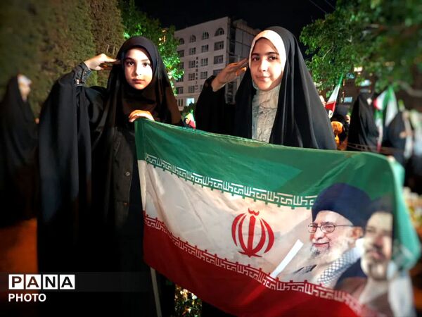 آیینه امید در اجتماعات مشهد