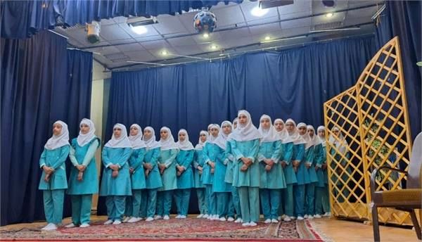 سرودهای دانش‌آموزی در مدارس یکی از عناصر فرهنگی و آموزشی مهم هستند