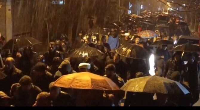 حضور حماسی مردم کرج در پی شهادت رهبر انقلاب اسلامی