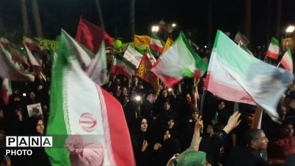 چهل و هفتمین شب از اجتماع مردم در میدان مرکزی شهرستان خلیل آباد