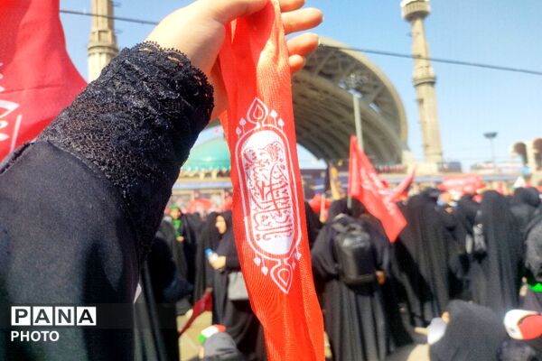 بدرقه با اشک و بیعت ،ایران در سوگِ قائد شهید امت