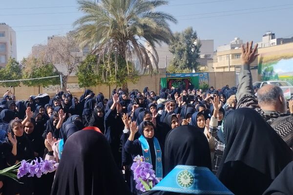 آیین استقبال از شهید گمنام در دبیرستان الزهرا 