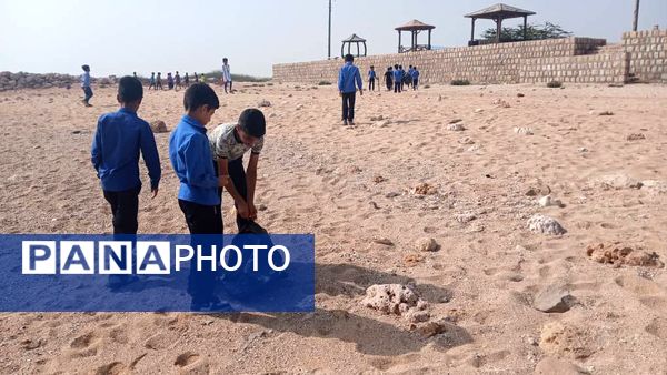 پاکسازی ساحل زیبای بوموسی توسط دانش‌‌‌آموزان 