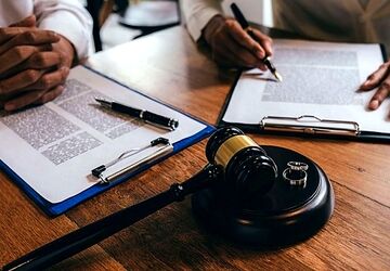 چگونه علیه یک شخص دادخواست تنظیم کنیم؟