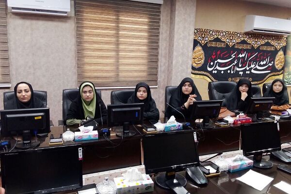 نشست صمیمی فرماندار شهرستان رباط کریم با دانش‌آموزان نخبه فرهنگی و خبرنگاران پانا