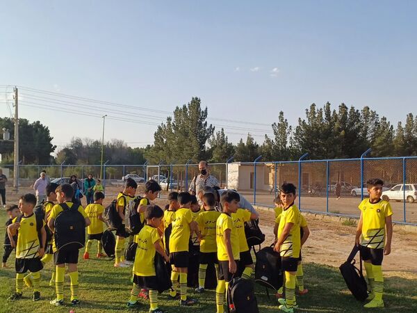 راه اندازی مدرسه فوتبال پسران باشگاه پر سیمرغ شهر حبیب آباد