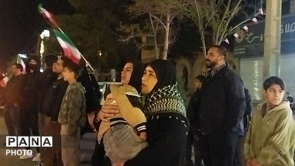 شبی پرنور در بلوار فضل نیشابور 