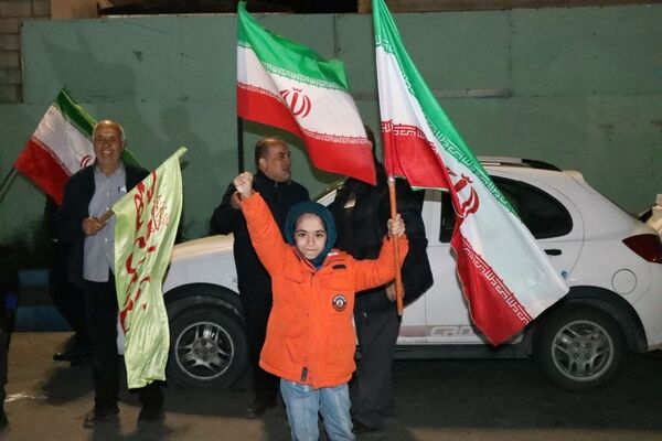 پرچمی که زمین نگذاشتند