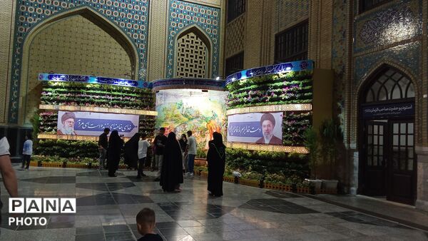 حرم امام رضا(ع) سیاه پوش عزای حسین‌(ع) شد