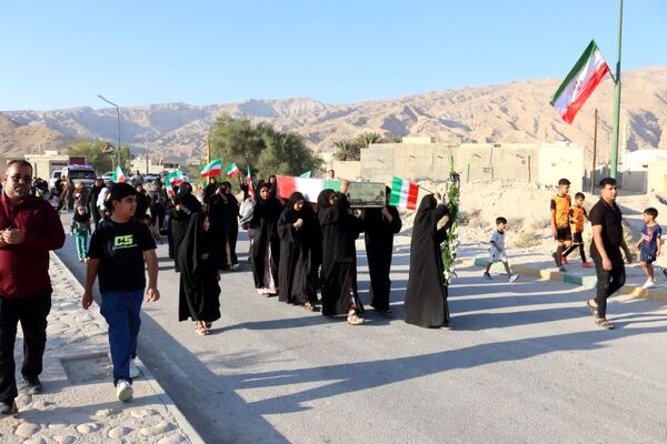 مراسم تشییع پیکر مطهر شهید گمنام در شهرستان بستک